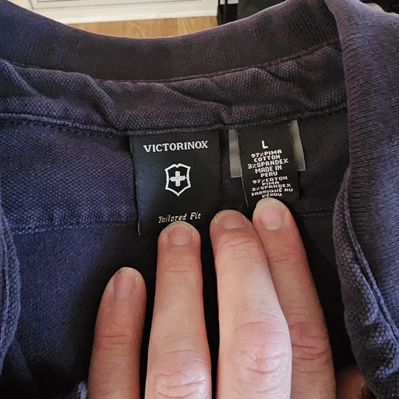 Victorinox Mens Long Sleeved - Picture 2 of 2